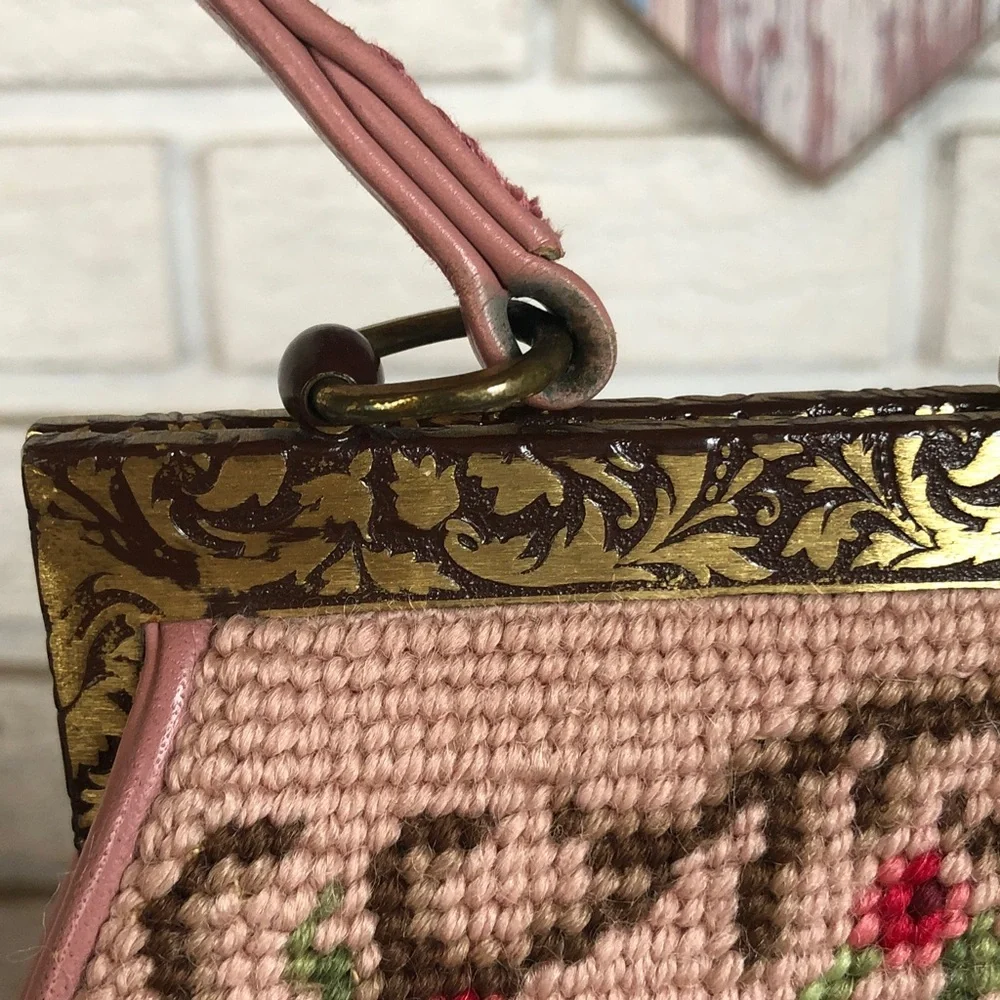 Spectacular 1950s dusty rose floral needlepoint handbag - Picture 3 of 11